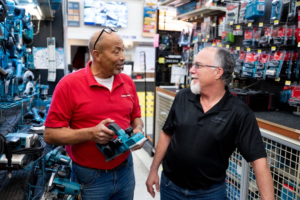 hardware department help diyer